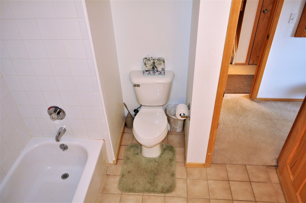 Standard Room, 3 Bedrooms - Bathroom