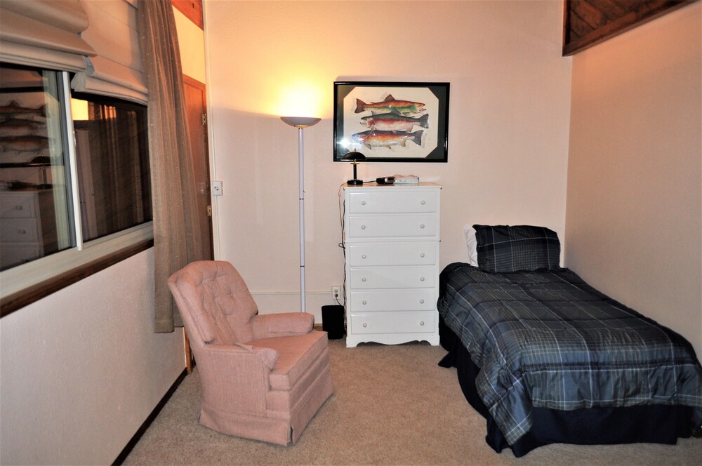 Standard Room, 2 Bedrooms - Guestroom