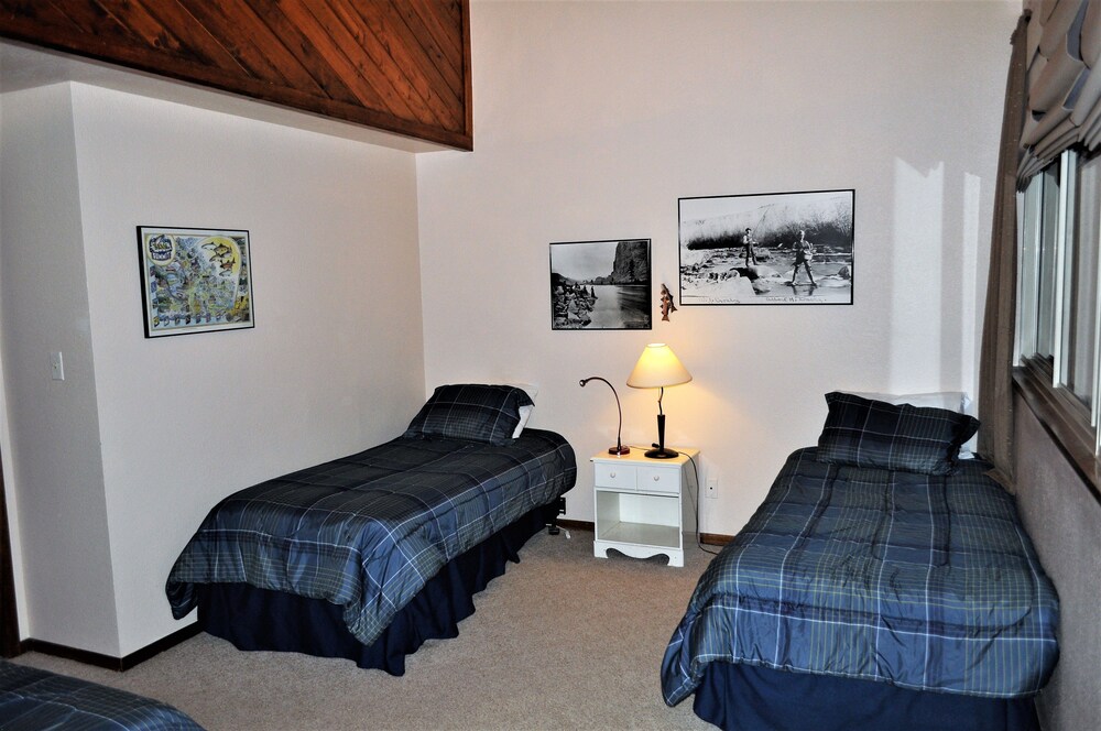 Standard Room, 2 Bedrooms - Guestroom