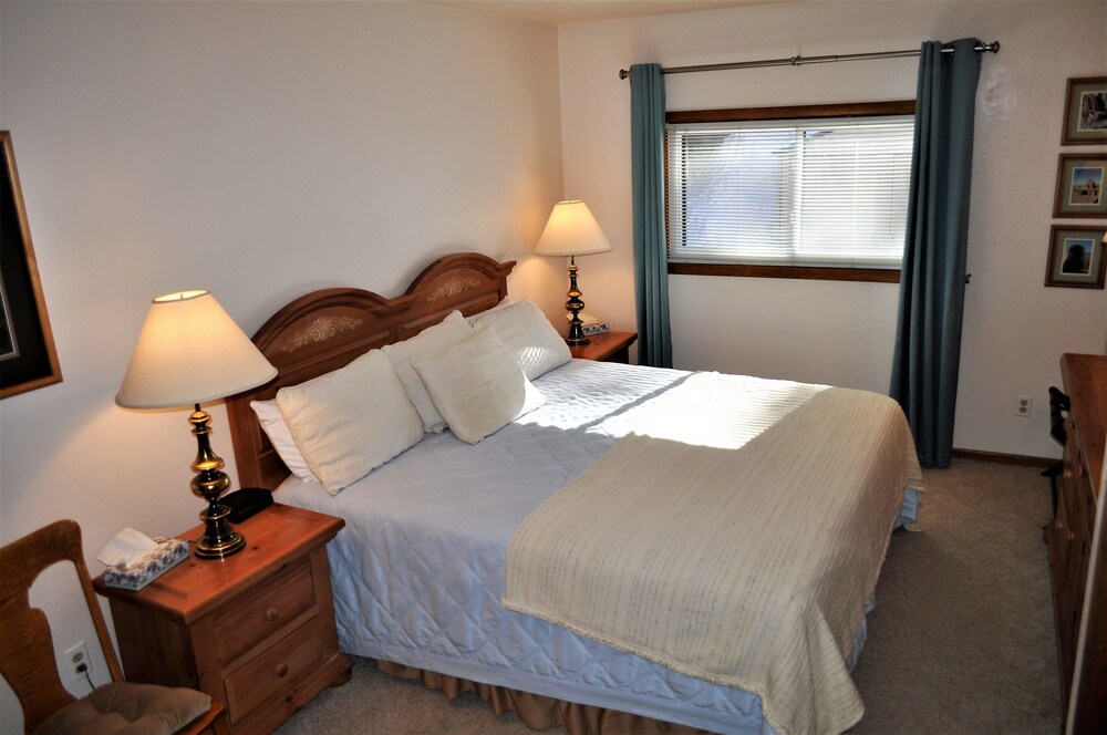 Standard Room, 2 Bedrooms - Guestroom