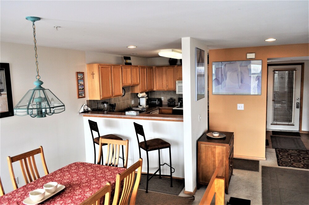 Standard Room, 3 Bedrooms - In-Room Dining