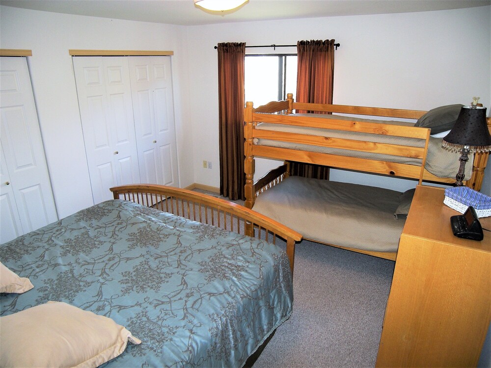Standard Room, 2 Bedrooms - Guestroom