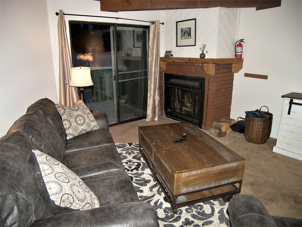Standard Room, 2 Bedrooms - Living Area