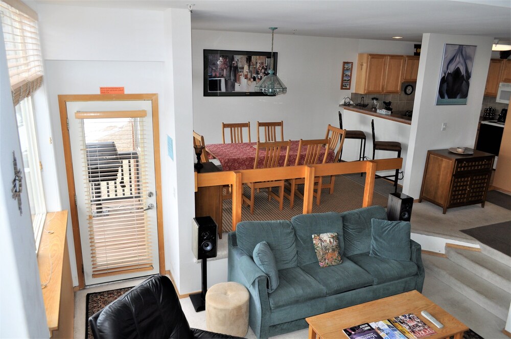 Standard Room, 3 Bedrooms - Living Area