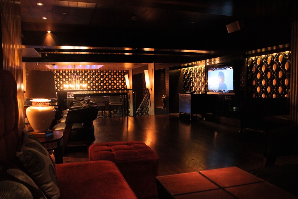 Executive Lounge
