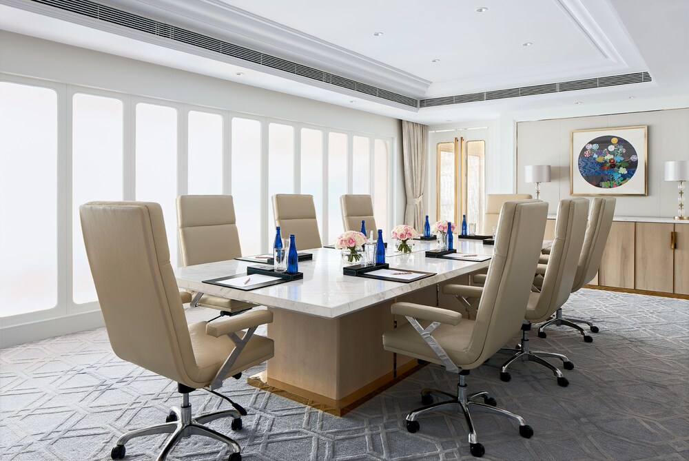 Executive Lounge
