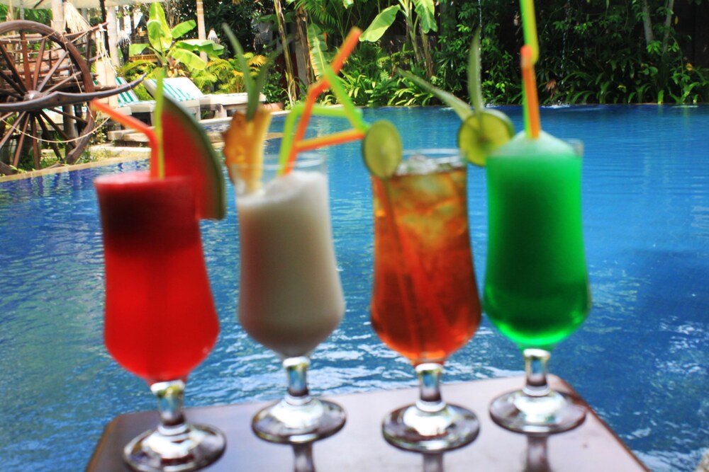 Poolside Bar