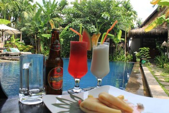 Poolside Bar