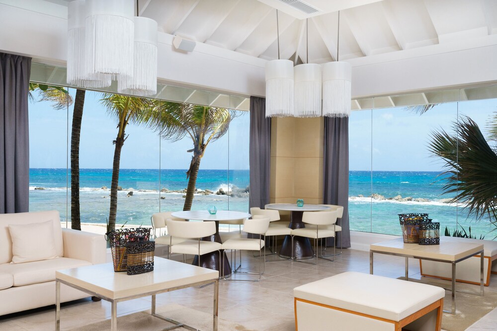 Executive Lounge