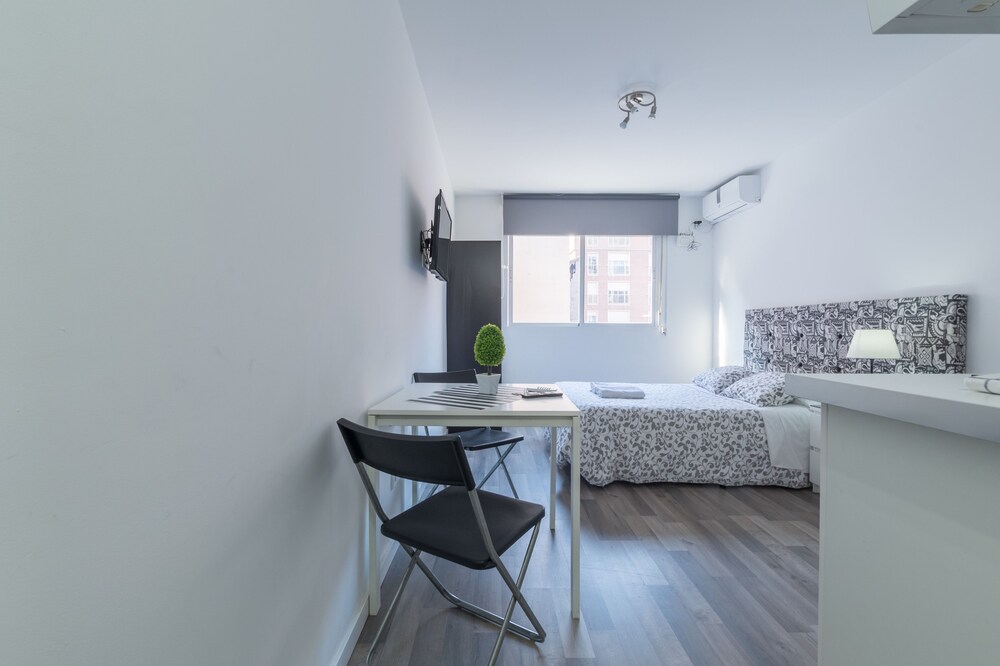 Studio, Private Bathroom (2 people) - Guestroom