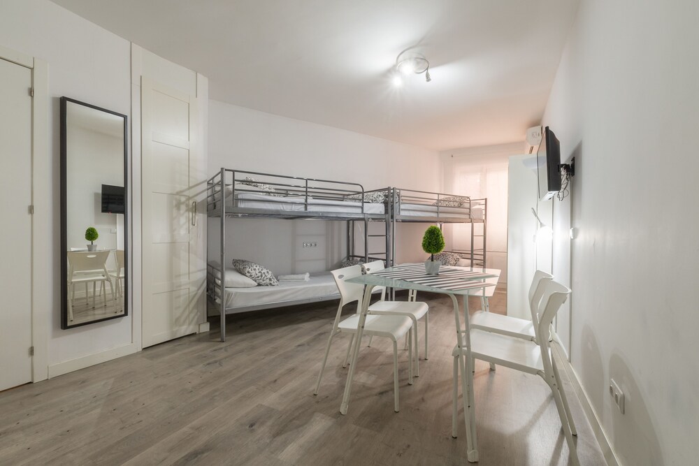 Studio, Private Bathroom (4 people) - Guestroom