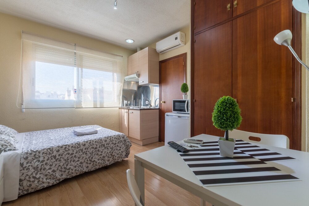 Studio, Private Bathroom (2 people) - Guestroom