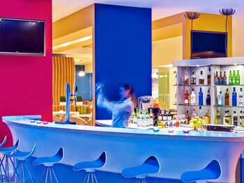 Hotel Bar