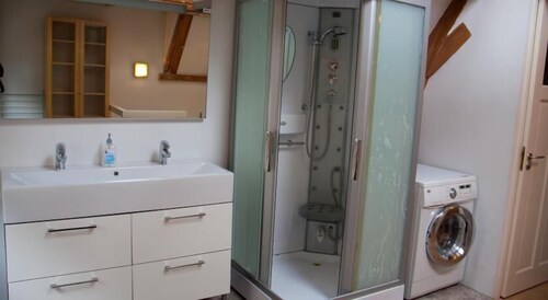 Apartment (Oude Leliestraat) - Bathroom