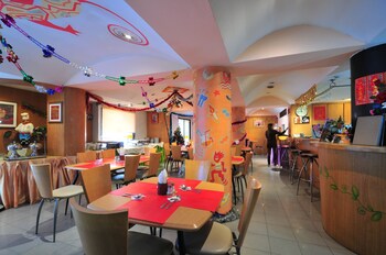 Food Court
