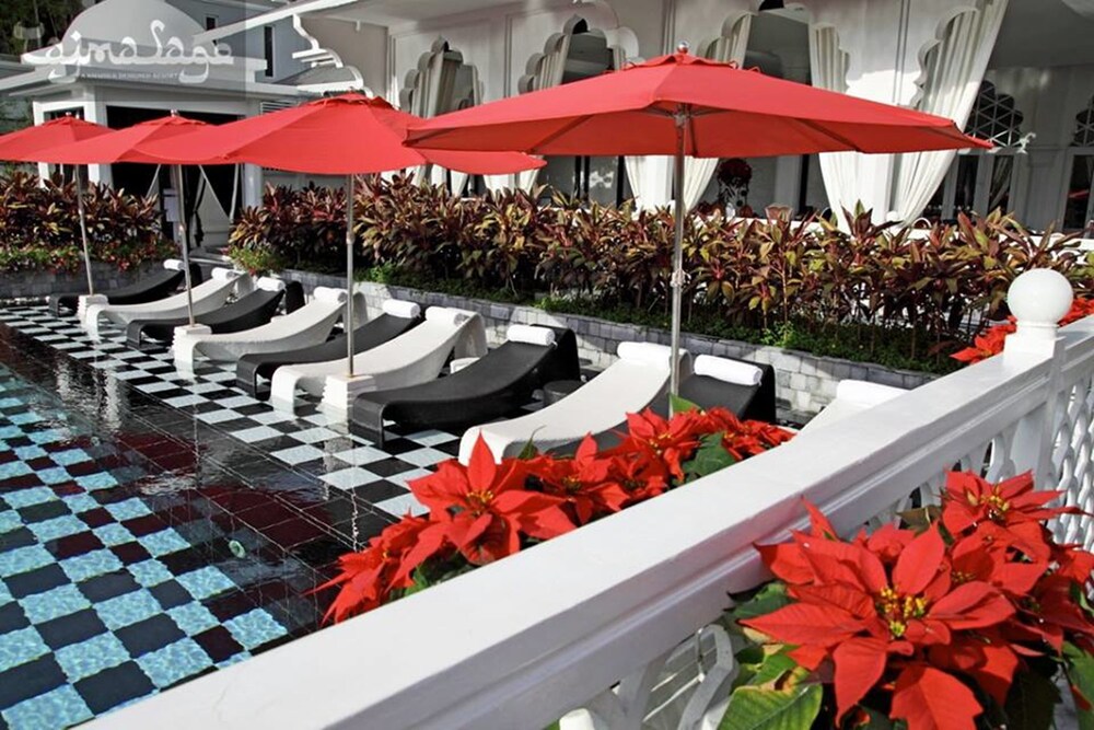 Sundeck