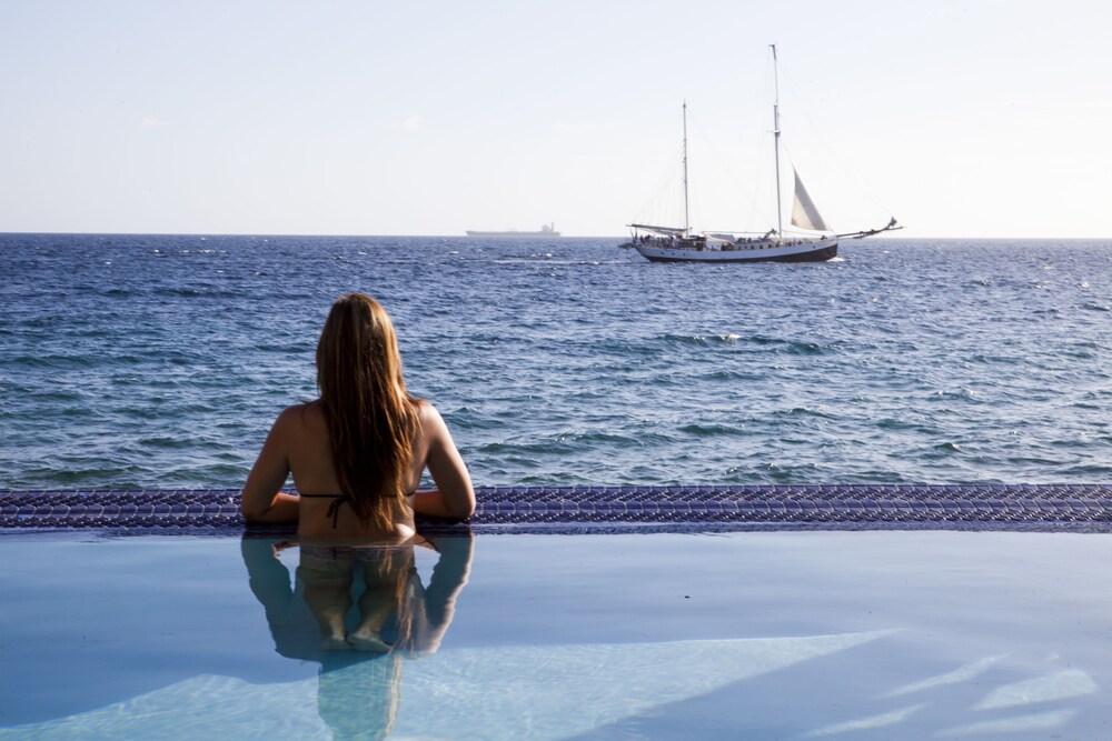 Piscina infinita