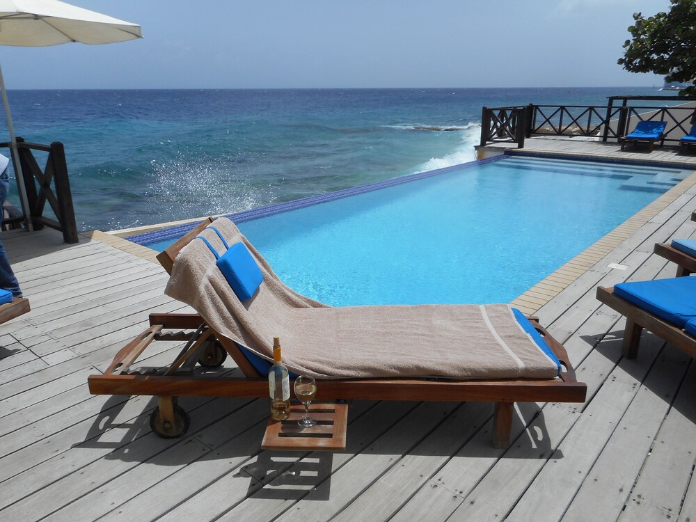 Piscina infinita