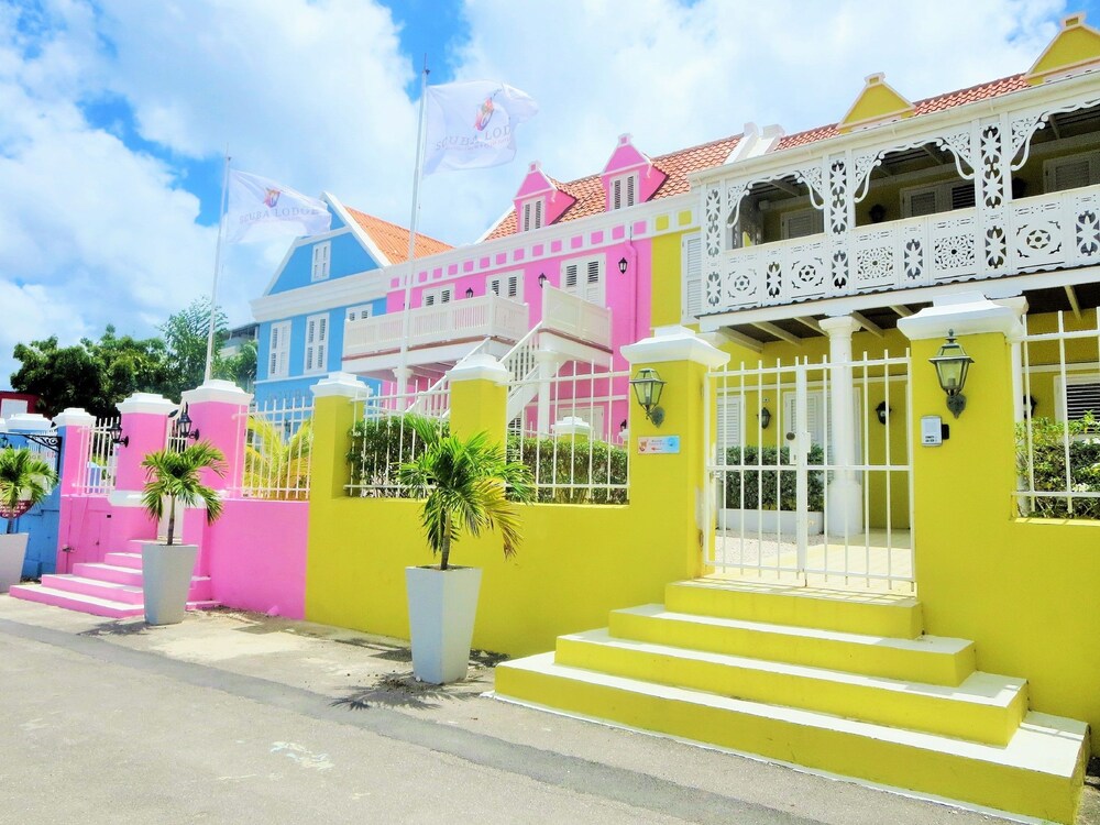 Fachada del hotel