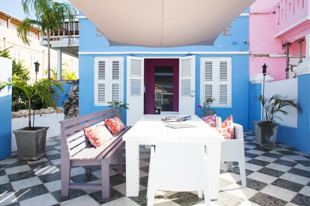 Mostrador de check-in y check-out
