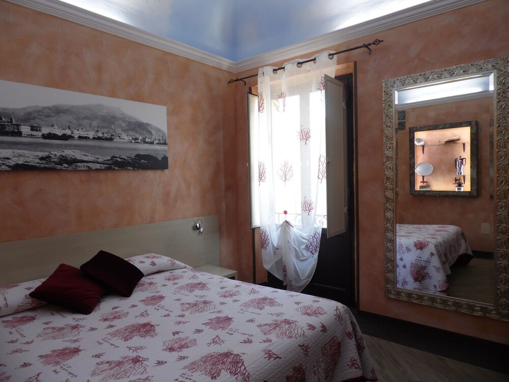 Triple Room, Kitchenette - Featured Image