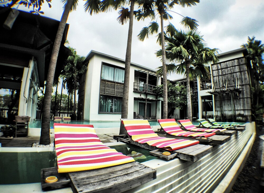 Sundeck