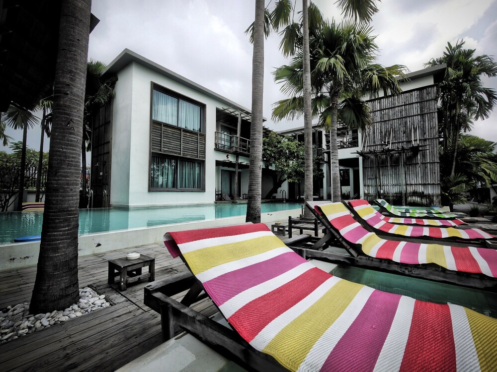 Sundeck