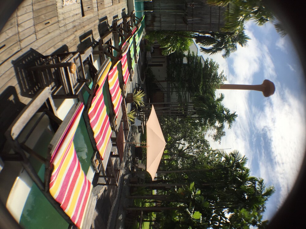 Sundeck