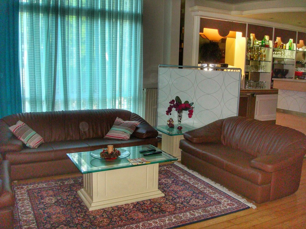Hotel Lounge