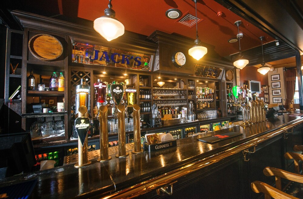 Hotel Bar