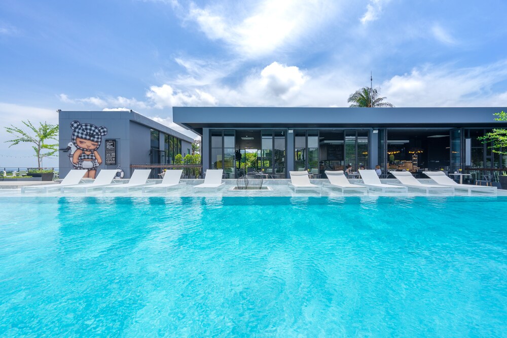Infinity Pool