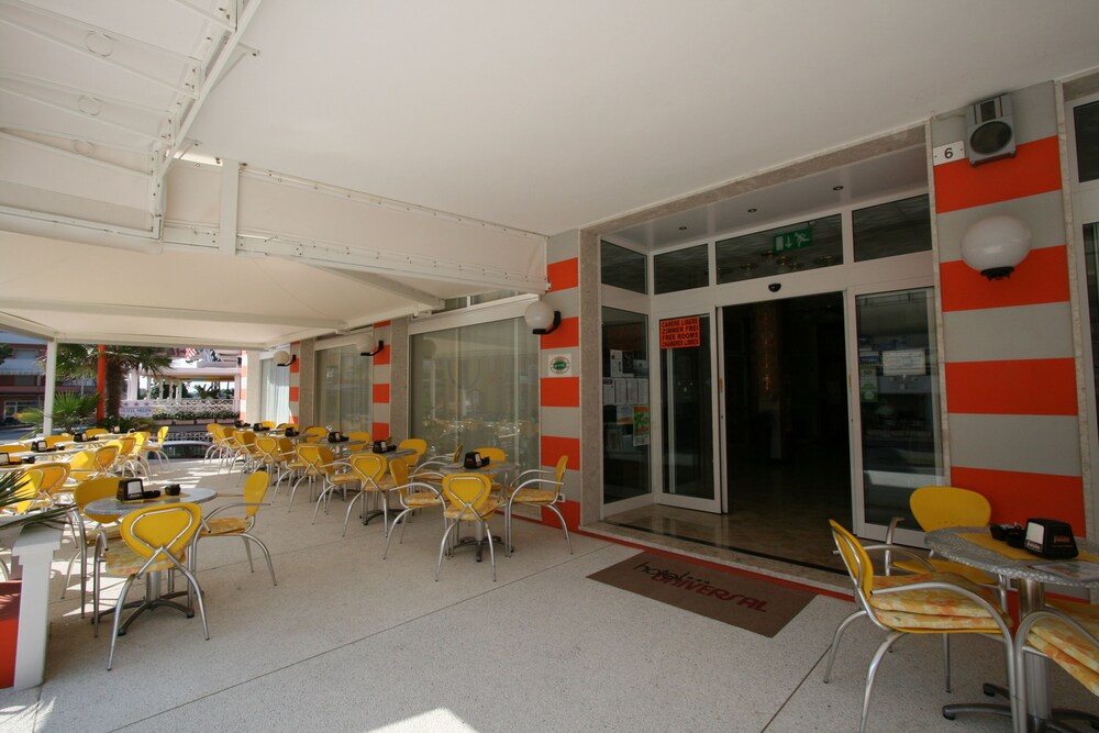 Hotel Bar