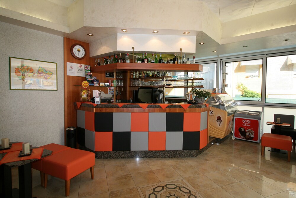 Hotel Bar