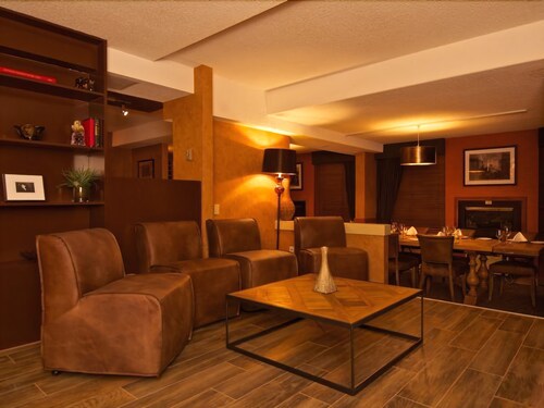 Executive Lounge