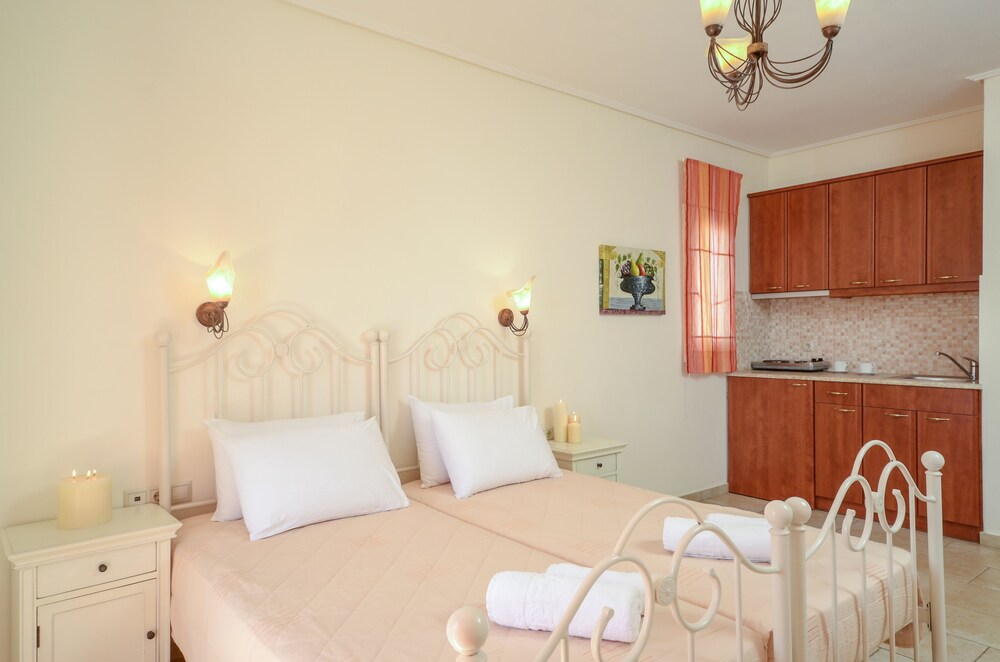 Family Studio - Guestroom