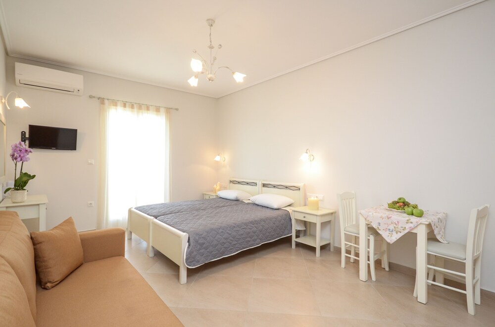 Family Studio - Living Area