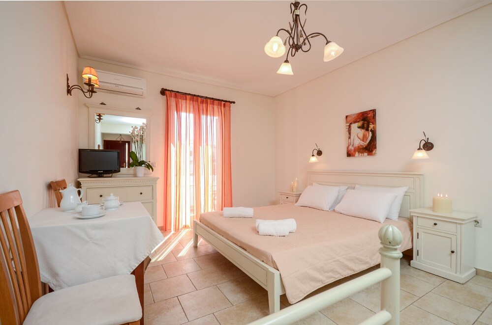 Family Studio - Guestroom