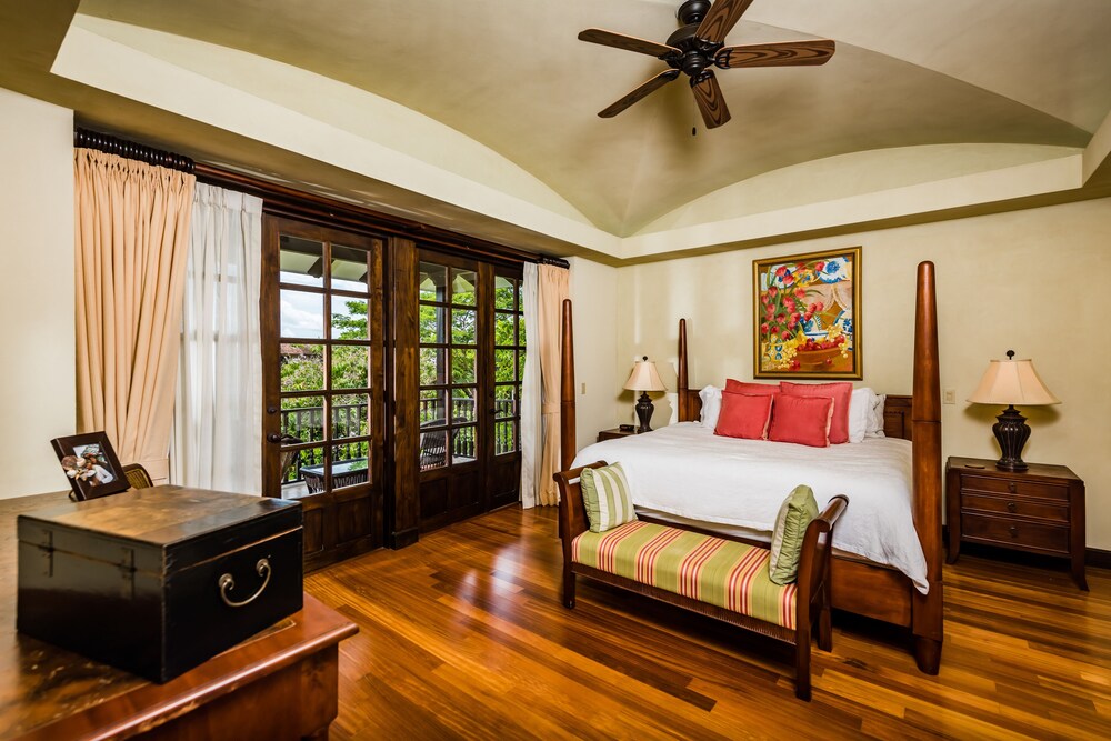 Luxury Villa, 3 Bedrooms, Garden View - Guestroom