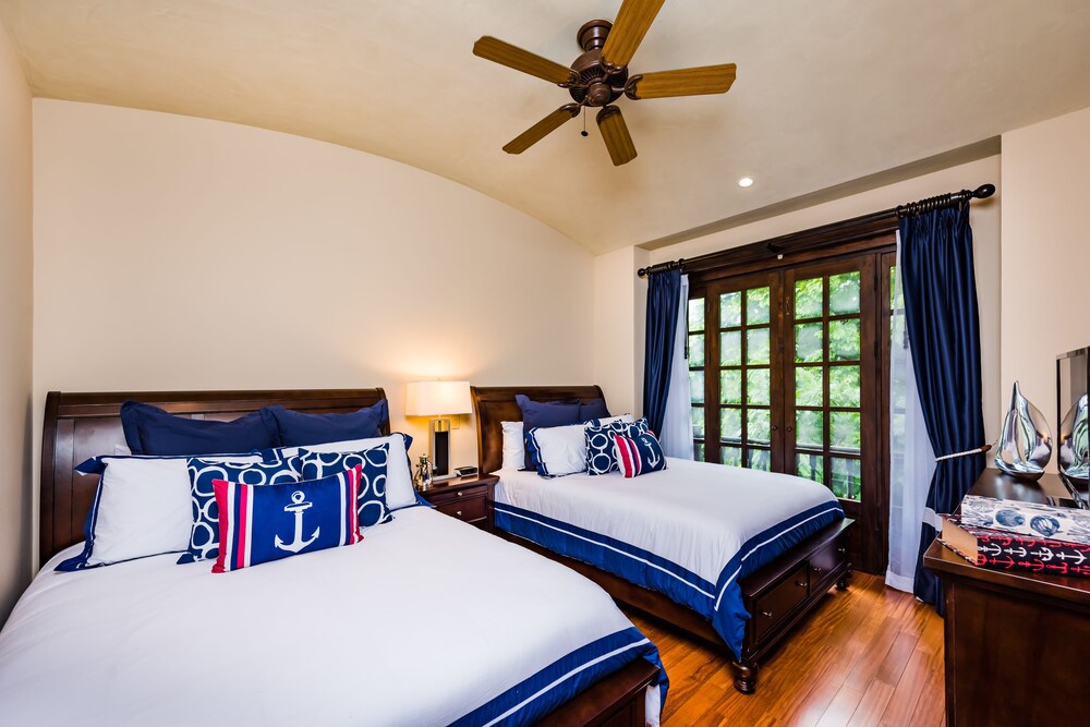Luxury Villa, 3 Bedrooms, Garden View - Guestroom