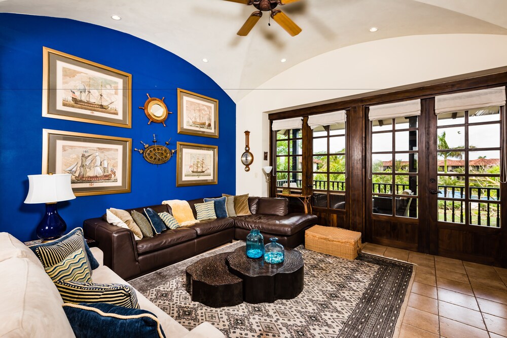 Luxury Villa, 3 Bedrooms, Garden View - Living Room