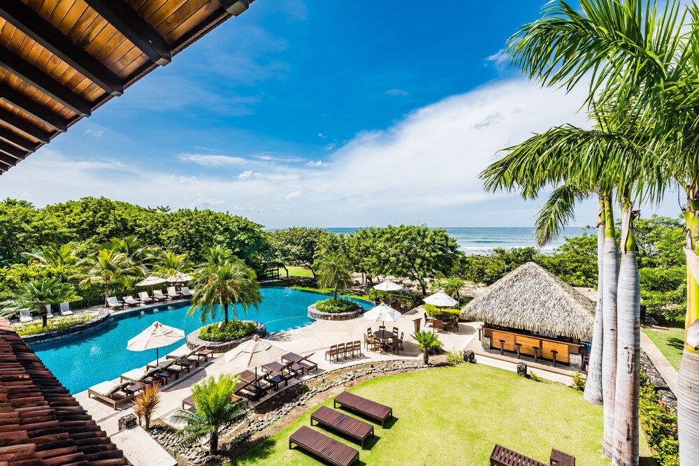 Poolside Bar