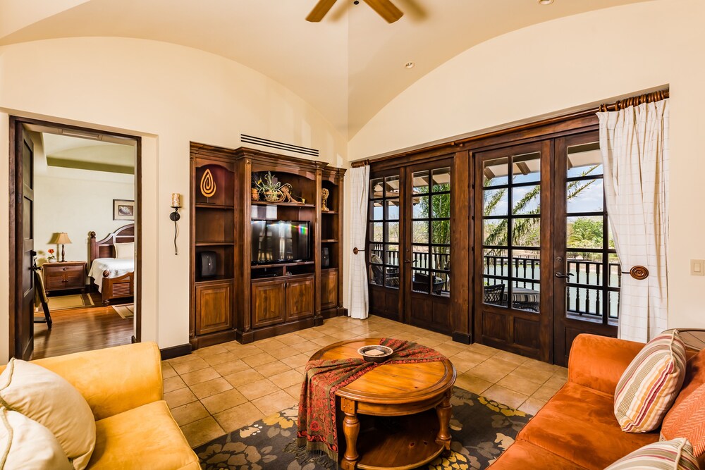 Luxury Villa, 3 Bedrooms, Garden View - Guestroom