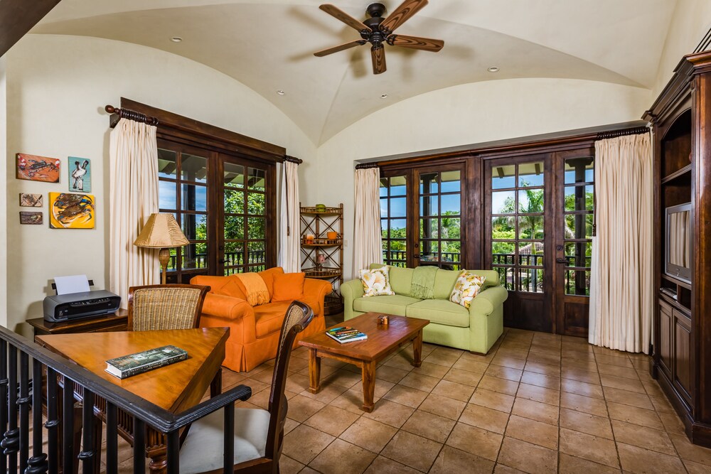 Luxury Villa, 3 Bedrooms, Garden View - Living Room
