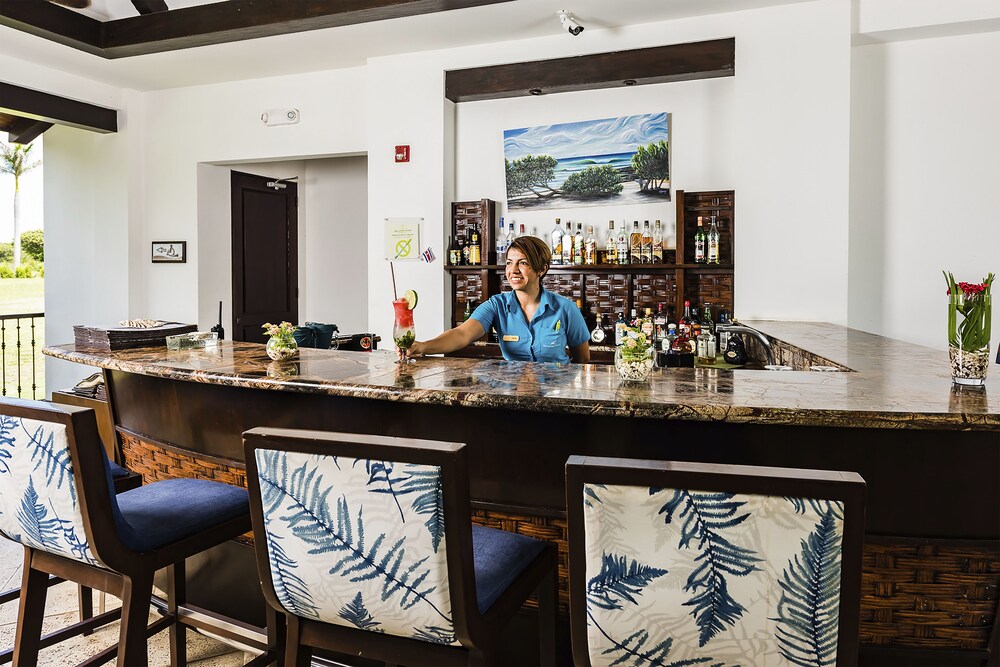 Poolside Bar