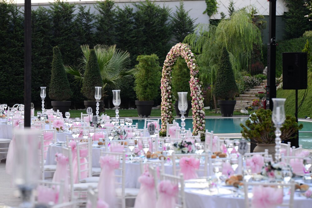 Outdoor Banquet Area