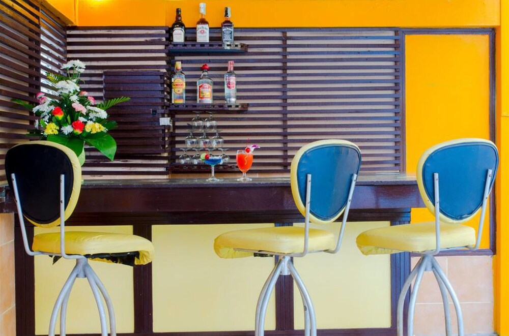 Poolside Bar