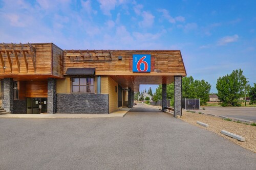 Motel 6 Brooks, AB