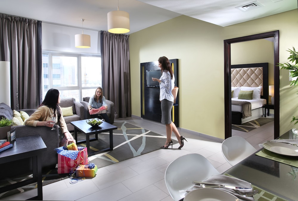 Large Suite - Guestroom
