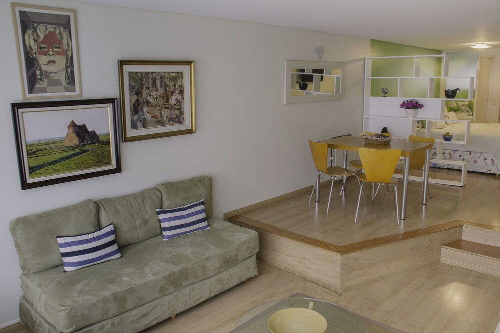 Studio - In-Room Dining