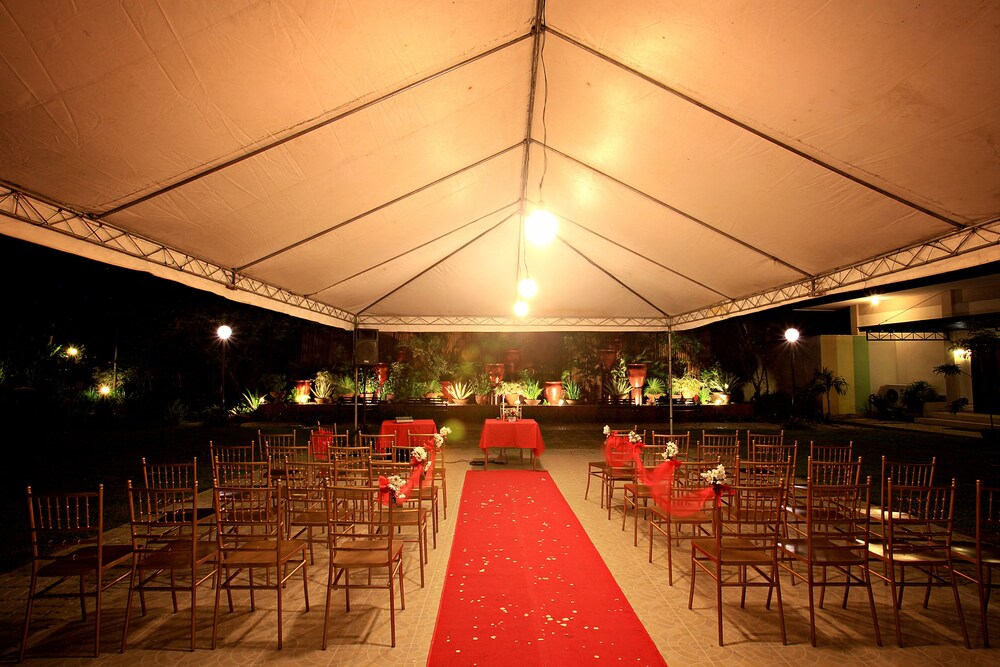 Outdoor Banquet Area